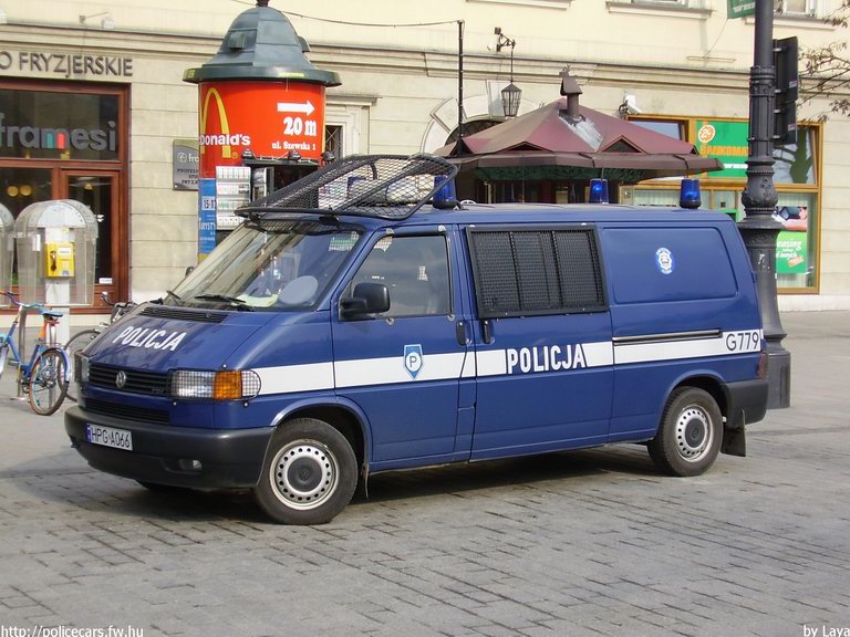 Volkswagen Transporter T4, fotó: Laya
Keywords: rendőr rendőrautó rendőrség lengyel Lengyelország