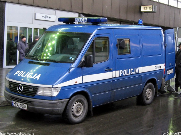 Mercedes Sprinter, fotó: Colargol87
Keywords: rendőr rendőrautó rendőrség lengyel Lengyelország