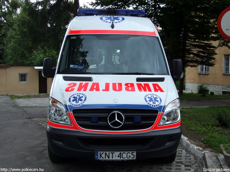 Mercedes Sprinter II, fotó: Gzozzo pictures
Keywords: mentő mentőautó Lengyelország lengyel