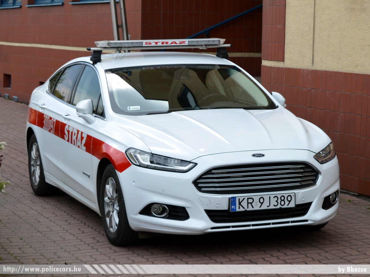 Ford Mondeo Hybrid, Krakkó, fotó: Bbazsa
Keywords: lengyel lengyelország tûzoltóság tûzoltó fire dept
