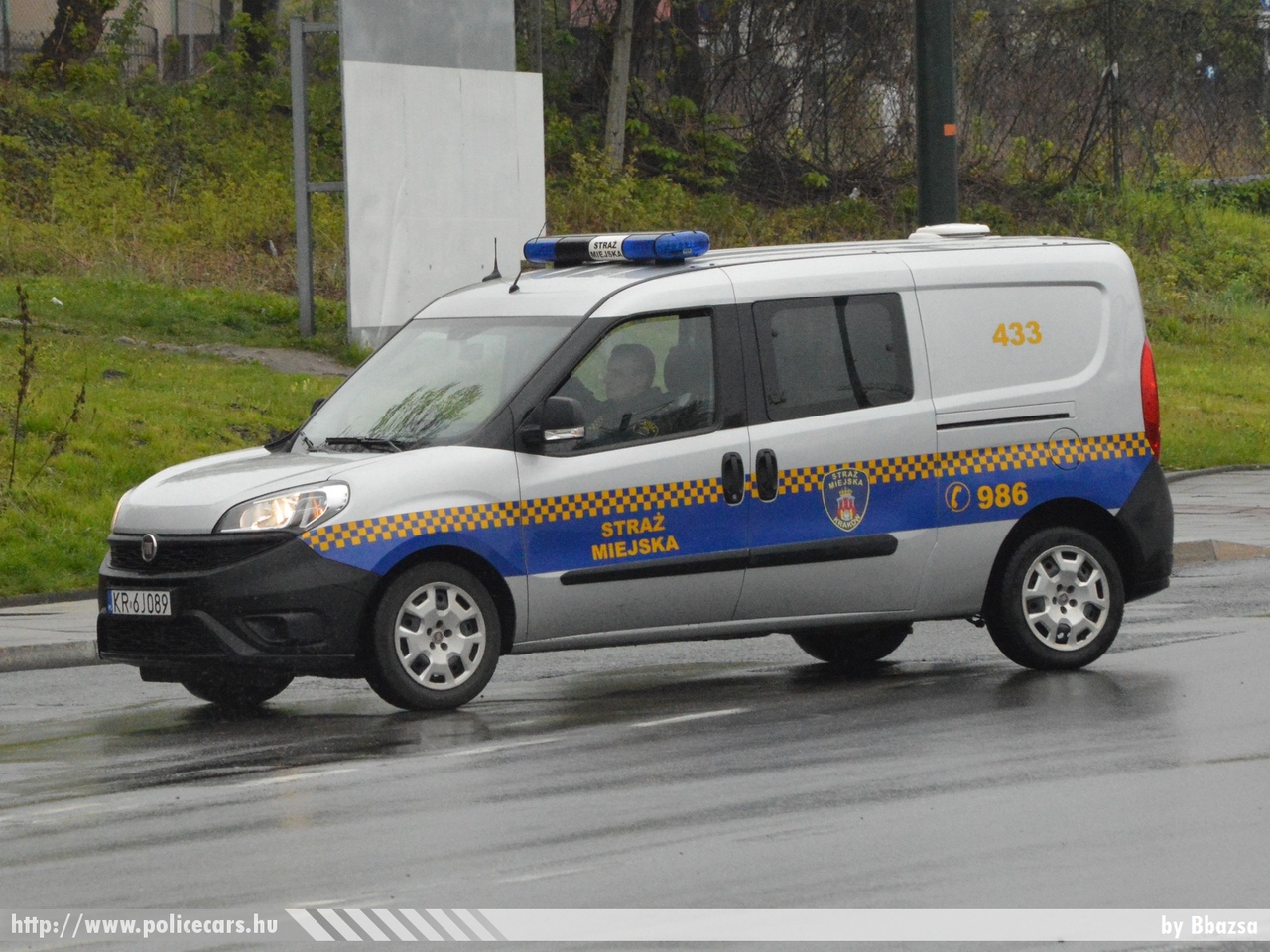 Fiat Doblo, Krakkó, fotó: Bbazsa
Keywords: lengyel Lengyelország rendőr rendőrautó rendőrség polish Poland police policecar  miejska