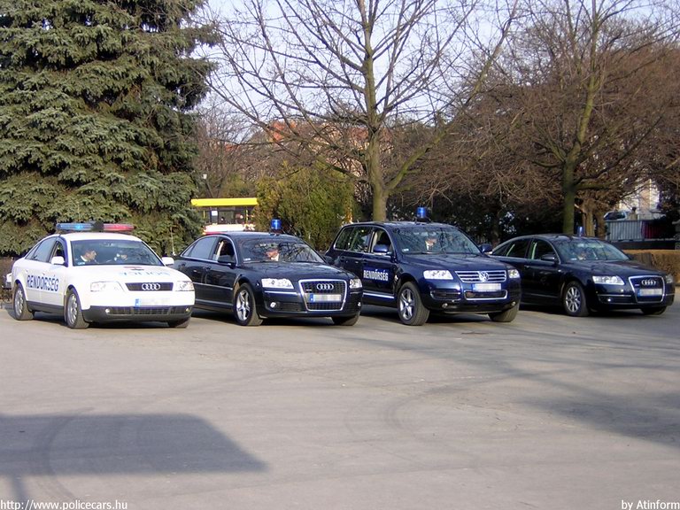 AUDI A6, VW Touareg, fotó: Atinform
