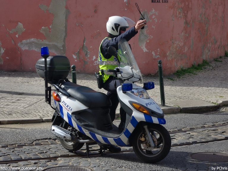 fotó: PChris
Keywords: rendőr rendőrmotor rendőrség portugál Portugália