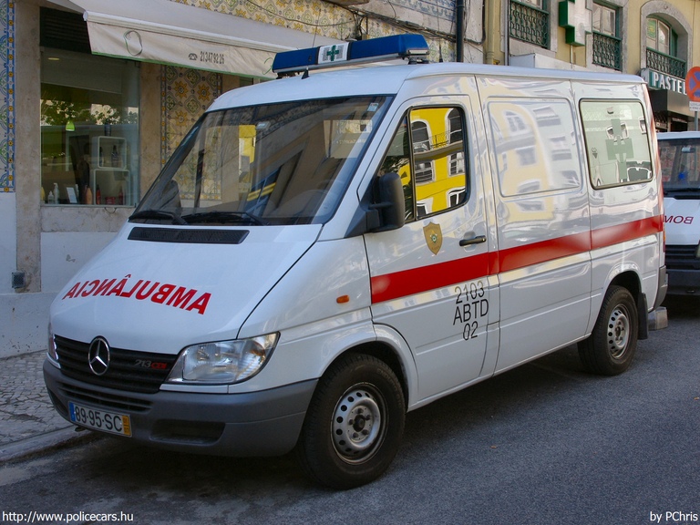 Mercedes-Benz Sprinter 213 CDI, fotó: PChris
Keywords: tûzoltó tûzoltóautó tûzoltóság portugál Portugália mentő mentőautó