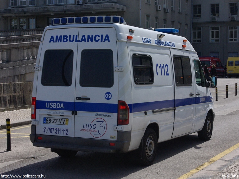 Mercedes-Benz Sprinter, fotó: PChris
Keywords: portugál Portugália mentő mentőautó