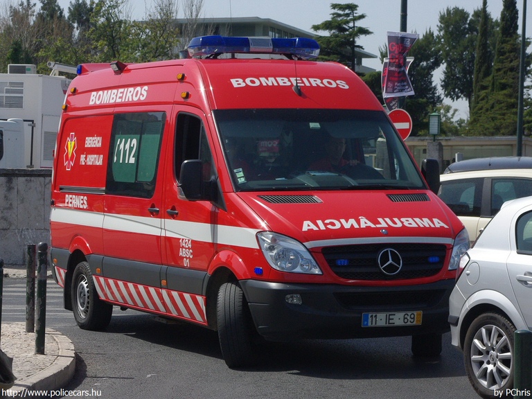 Mercedes Sprinter II, fotó: PChris
Keywords: portugál Portugália mentő mentőautó tûzoltó tûzoltóautó