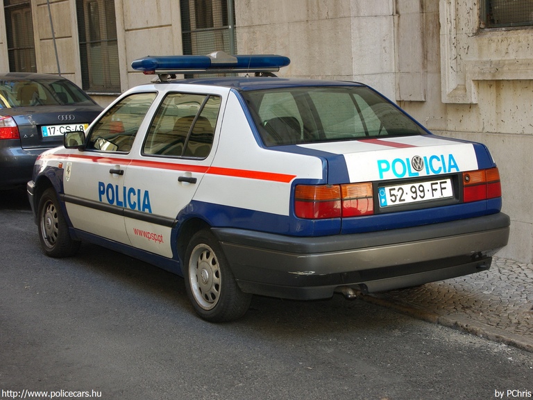 Volkswagen Vento, fotó: PChris
Keywords: portugál Portugália rendőr rendőrautó rendőrség