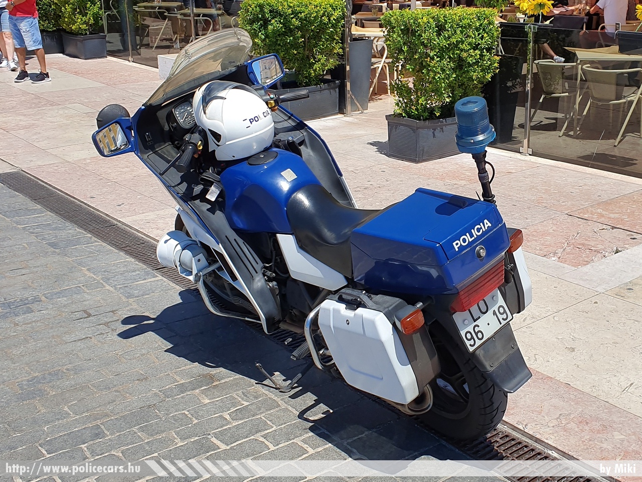BMW, fotó: Miki
Keywords: portugál Portugália rendőr rendőrmotor rendőrség Portugalia police policebike