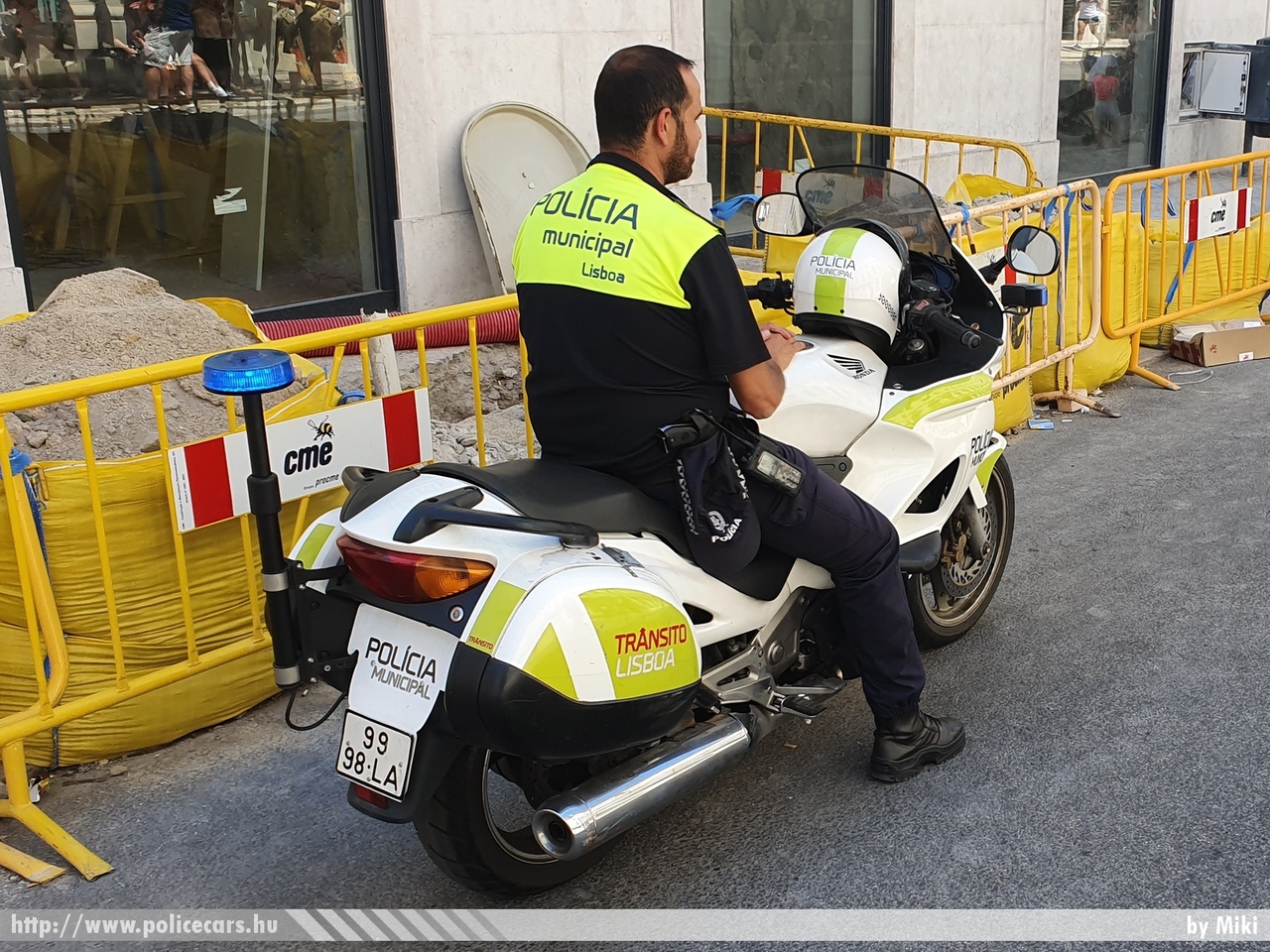 Honda, fotó: Miki
Keywords: portugál Portugália rendőr rendőrmotor rendőrség Portugalia police policebike