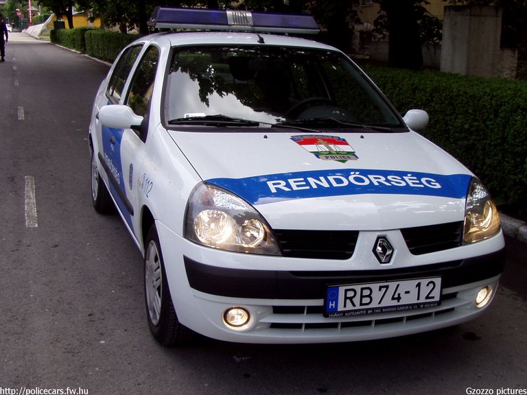 Renault Thalia, fotó: Gzozzo pictures
Keywords: police policecar Hungary hungarian rendőrautó rendőrség rendőr magyar Magyarország RB74-12