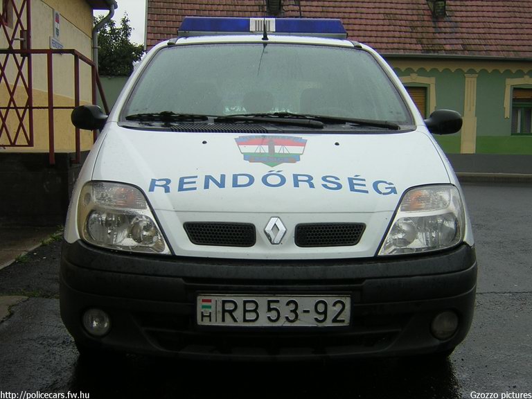 Renault Megane Scenic, fotó: Gzozzo pictures
Keywords: police policecar Hungary hungarian rendőrautó rendőrség rendőr magyar Magyarország RB53-92