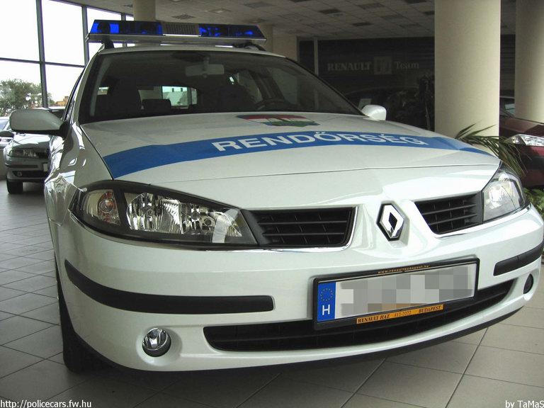 Renault Laguna, fotó: TaMaS
Keywords: police policecar Hungary hungarian rendőrautó rendőrség rendőr magyar Magyarország RB74-40