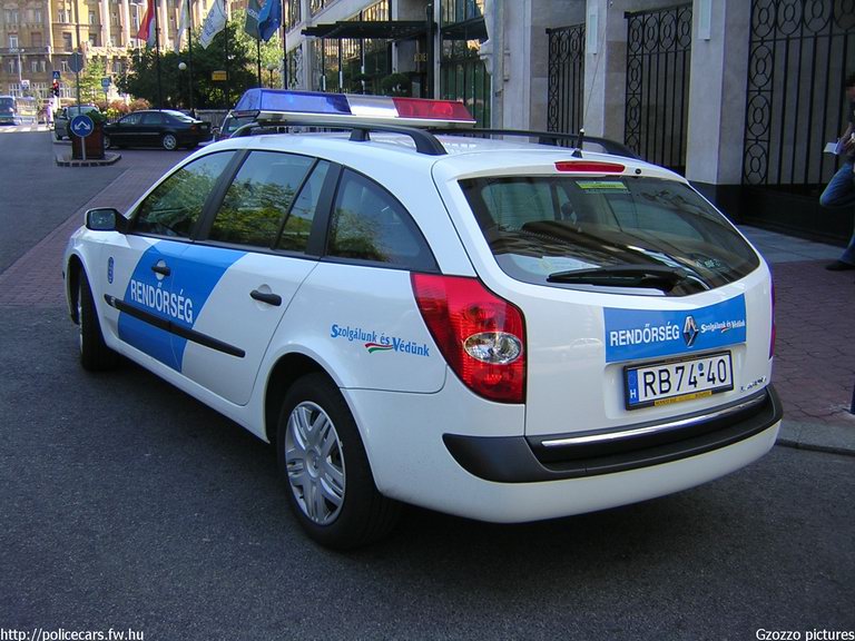 Renault Laguna, fotó: Gzozzo pictures
Keywords: police policecar Hungary hungarian rendőrautó rendőrség rendőr magyar Magyarország RB74-40