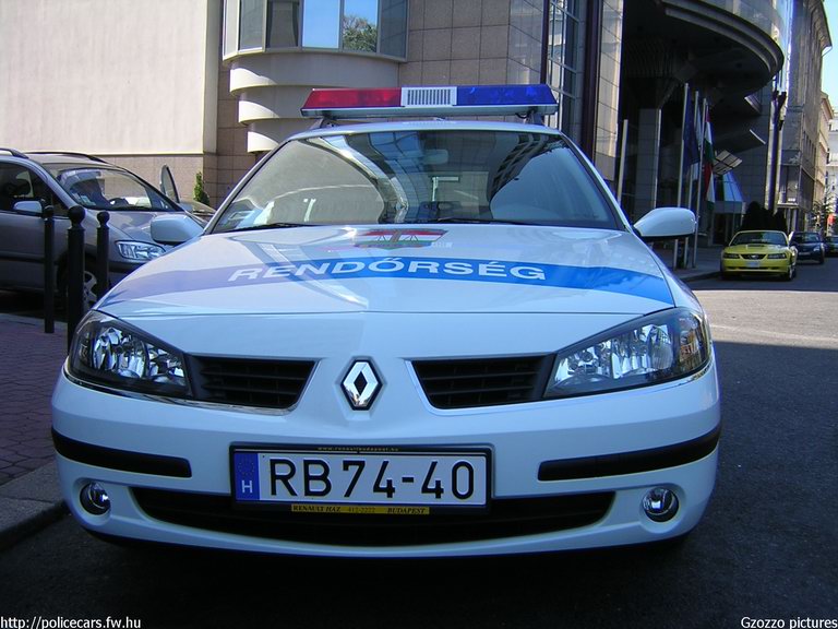 Renault Laguna, fotó: Gzozzo pictures
Keywords: police policecar Hungary hungarian rendőrautó rendőrség rendőr magyar Magyarország RB74-40