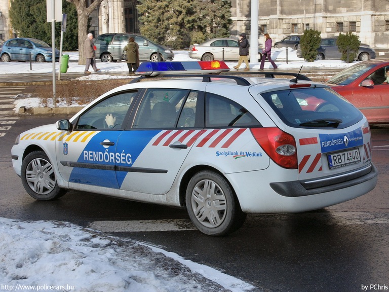 Renault Laguna, fotó: PChris
Keywords: police policecar Hungary hungarian rendőrautó rendőrség rendőr magyar Magyarország RB74-40