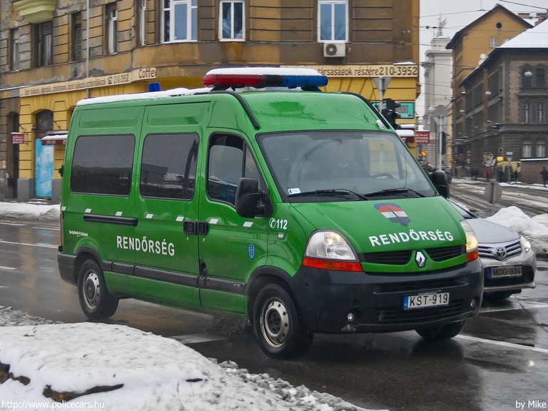 Renault Master, fotó: Mike
Keywords: police policecar Hungary hungarian rendőr rendőrautó rendőrség magyar Magyarország KST-919