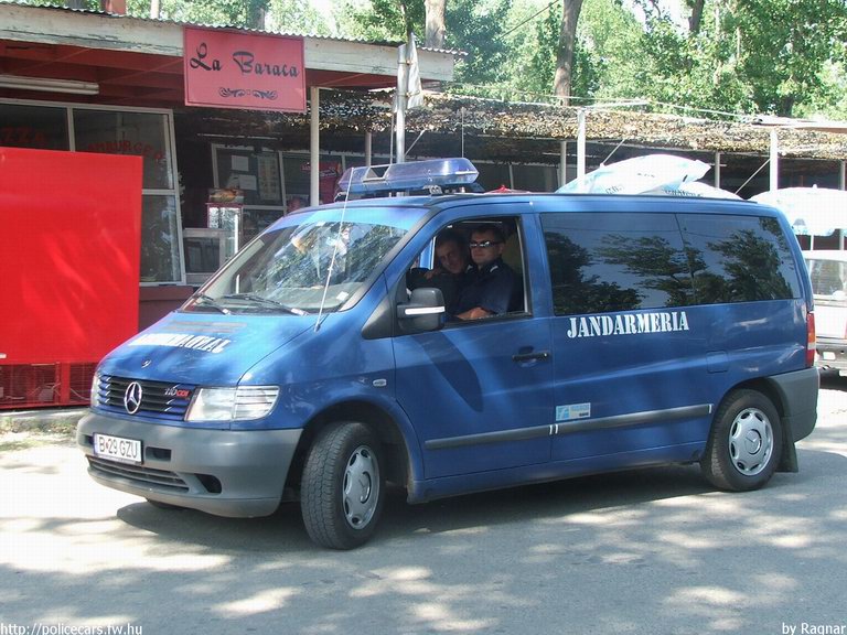 Mercedes Vito, fotó: Ragnar
Keywords: jandarmeria rendőr rendőrautó rendőrség román Románia csendőrség 