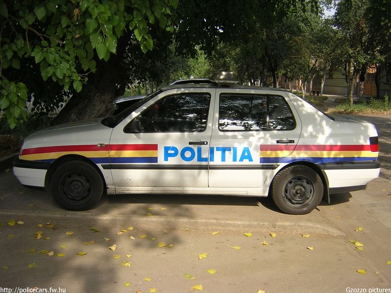 VW Vento, fotó: Gzozzo pictures
Keywords: román Románia rendőrség rendőr rendőrautó