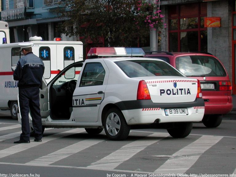 Dacia Logan, fotó: Copcars
Keywords: román Románia rendőr rendőrség rendőrautó