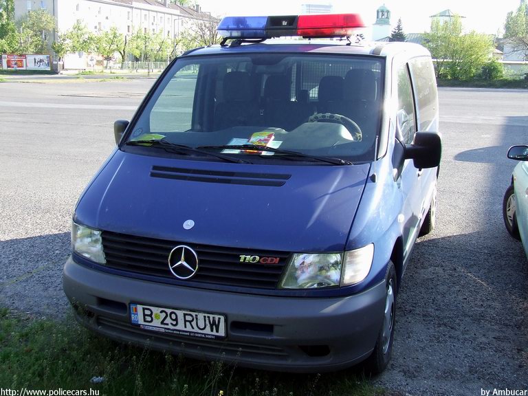 Mercedes Vito, fotó: Ambucar
Keywords: román Románia rendőr rendőrség rendőrautó