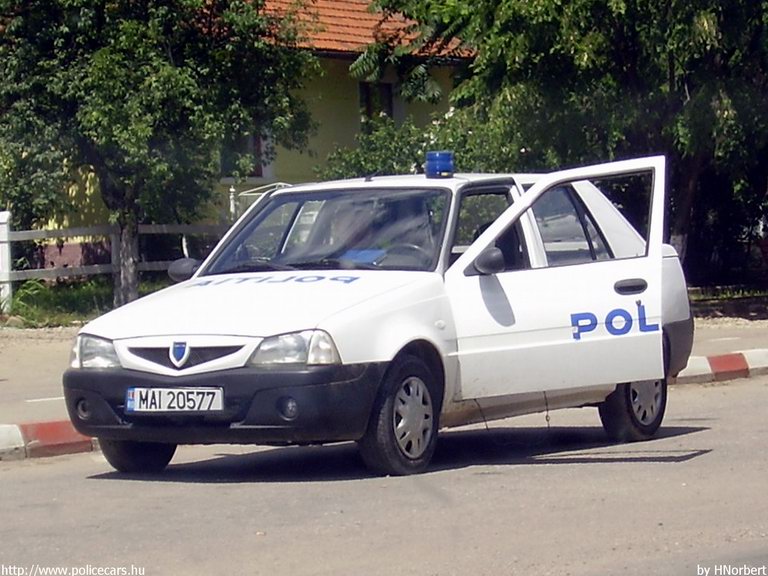 Dacia Solenza, fotó: HNorbert
Keywords: román Románia rendőr rendőrség rendőrautó