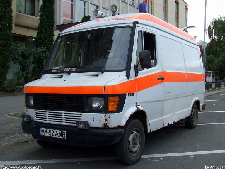 Mercedes, fotó: Ambucar
Keywords: román Románia mentő mentőautó