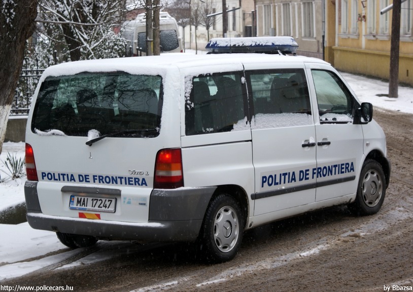 Mercedes-Benz Vito 110 CDi, fotó: Bbazsa
Keywords: rendőr rendőrautó rendőrség román Románia határőrség