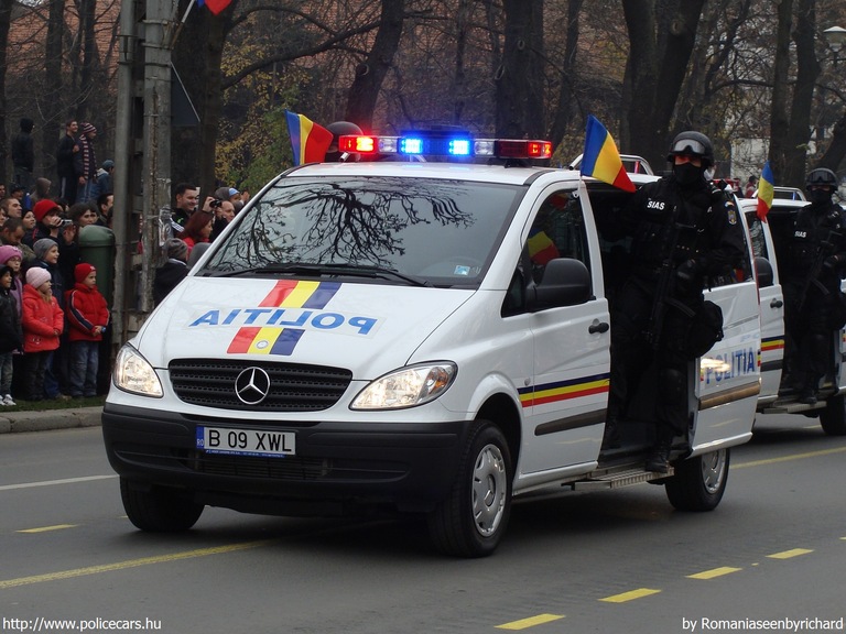 Mercedes-Benz Vito, fotó: Romaniaseenbyrichard
Keywords: román Románia rendőr rendőrautó rendőrség