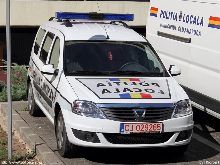 Dacia Logan MCV, fotó: HNorbert
Keywords: rendőr rendőrautó rendőrség román Románia CJ029265