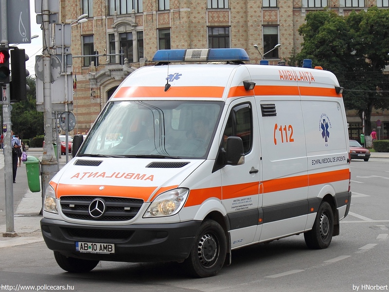 Mercedes-Benz Sprinter II 318 CDI Binz, fotó: HNorbert
Keywords: román Románia mentő mentőautó AB10AMB