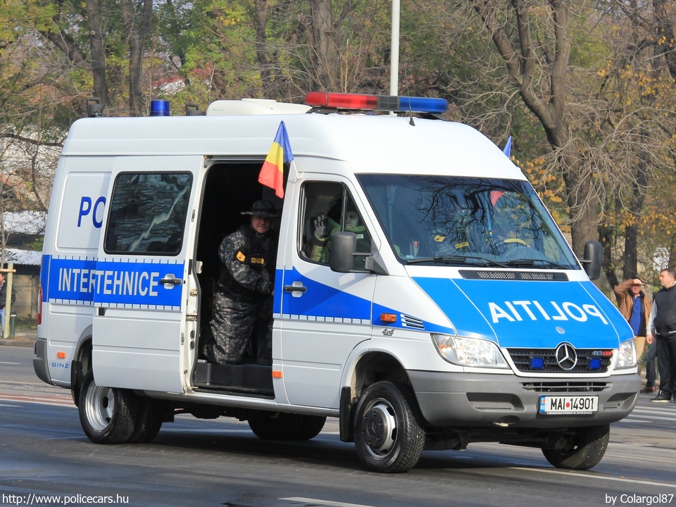 Mercedes-Benz Sprinter 413 CDI, fotó: Colargol87
Keywords: román Románia rendőr rendőrautó rendőrség MAI14901