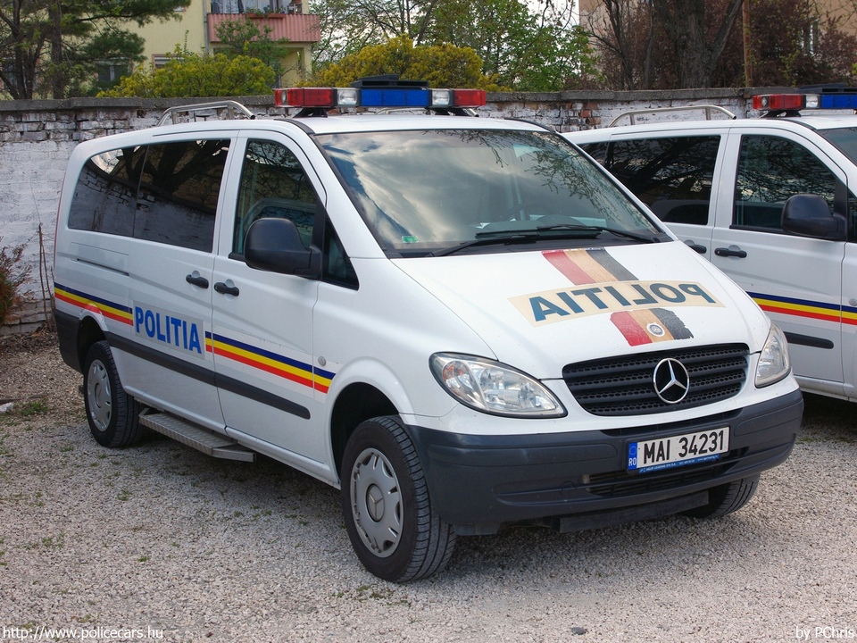 Mercedes-Benz Vito, fotó: PChris
Keywords: román Románia rendőr rendőrautó rendőrség