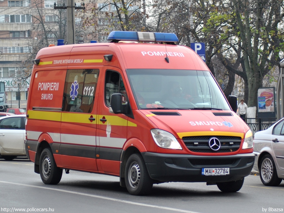 Mercedes-Benz Sprinter II 318 CDI, SMURD, fotó: Bbazsa
Keywords: román Románia mentő mentőautó romanian Romania ambulance MAI32784