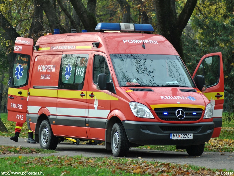 Mercedes-Benz Sprinter II 318 CDI, SMURD, fotó: Bbazsa
Keywords: román Románia mentő mentőautó romanian Romania ambulance MAI32784