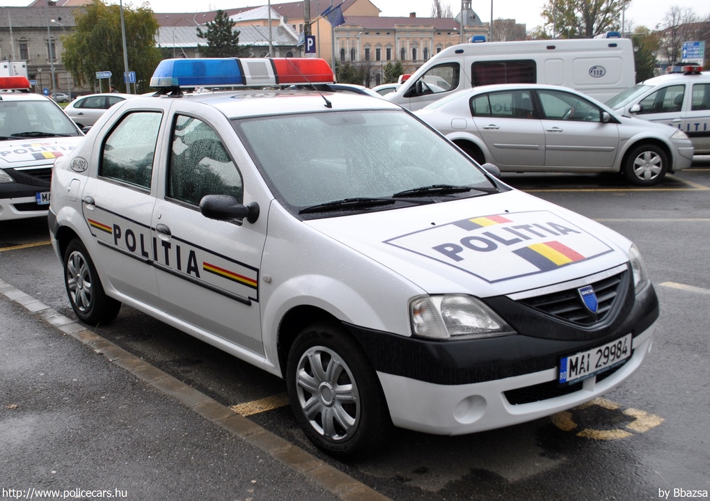 Dacia Logan, fotó: Bbazsa
Keywords: román Románia rendőr rendőrautó rendőrség romanian Romania police policecar MAI29984