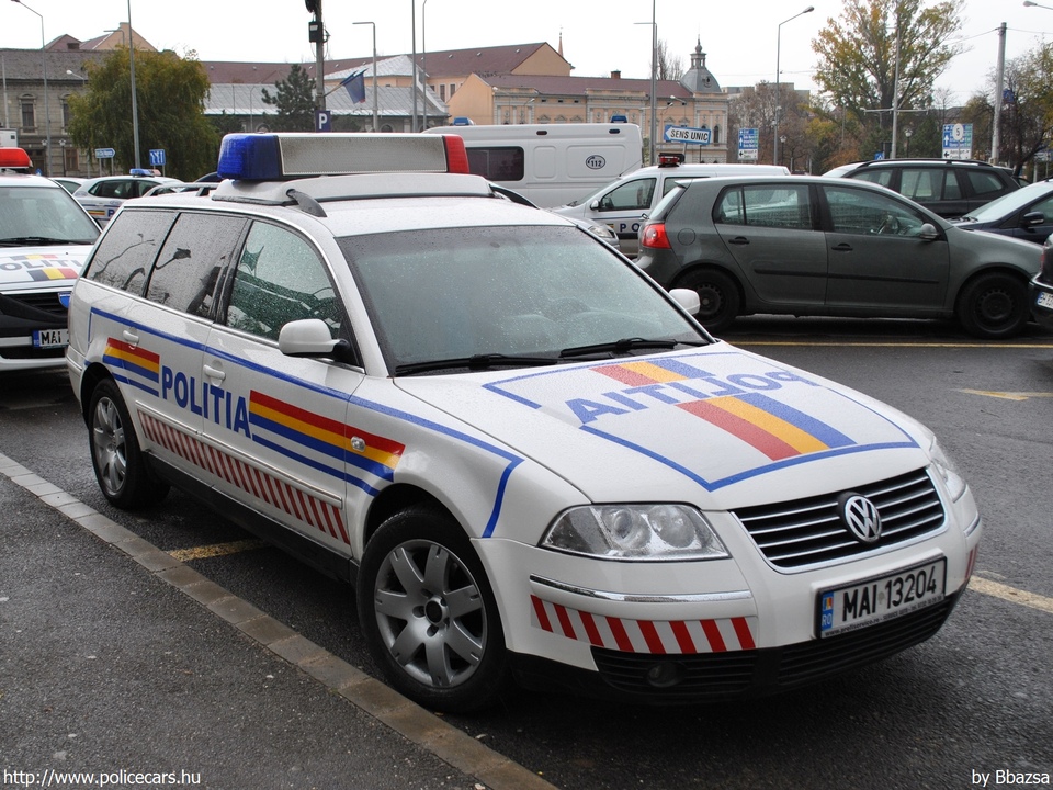 Volkswagen Passat Variant, fotó: Bbazsa
Keywords: román Románia rendőr rendőrautó rendőrség romanian Romania police policecar MAI13204