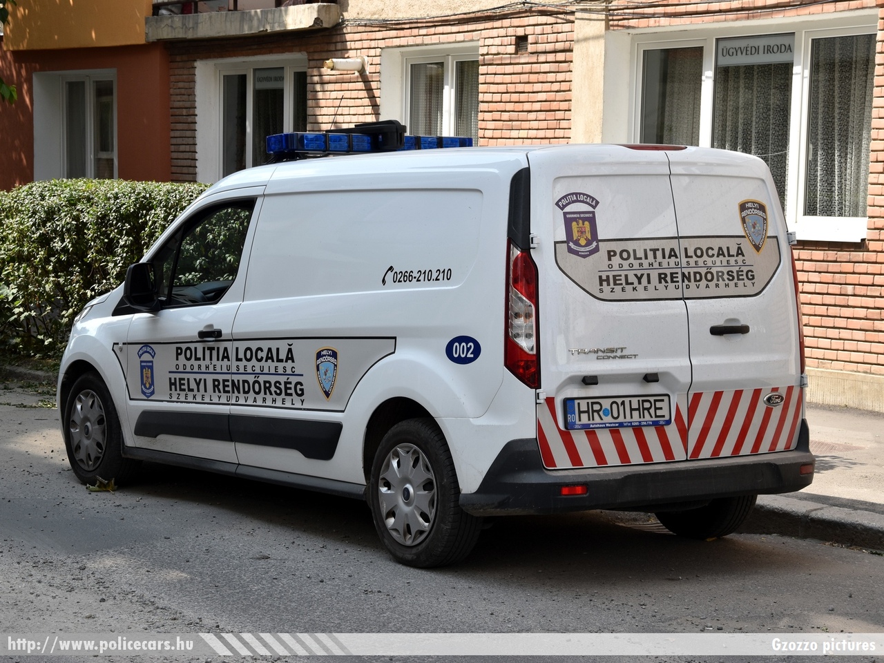 Ford Transit Connect, Székelyudvarhelyi Helyi Rendõrség, fotó: Gzozzo pictures
Keywords: román Románia rendőr rendőrautó rendőrség Romania police policecar