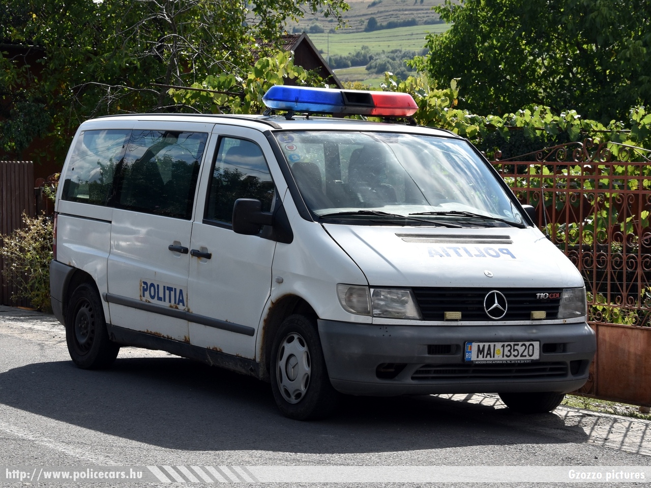 Mercedes - Benz Vito 110CDI, fotó: Gzozzo pictures
Keywords: román Románia rendőr rendőrautó rendőrség