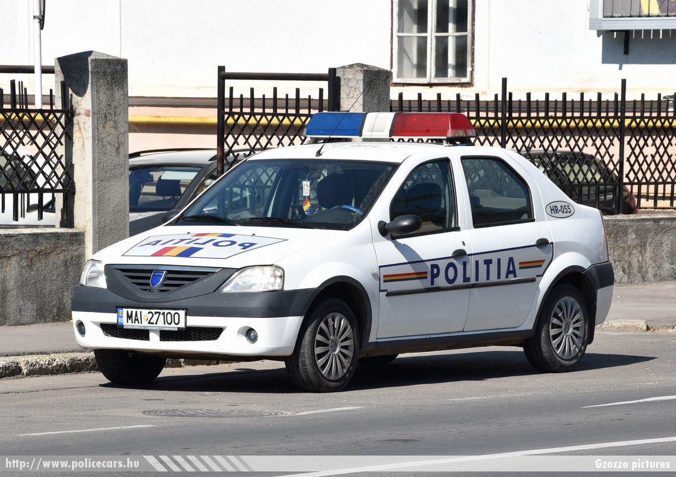 Dacia Logan, fotó: Gzozzo pictures
Keywords: román Románia rendőr rendőrautó rendőrség