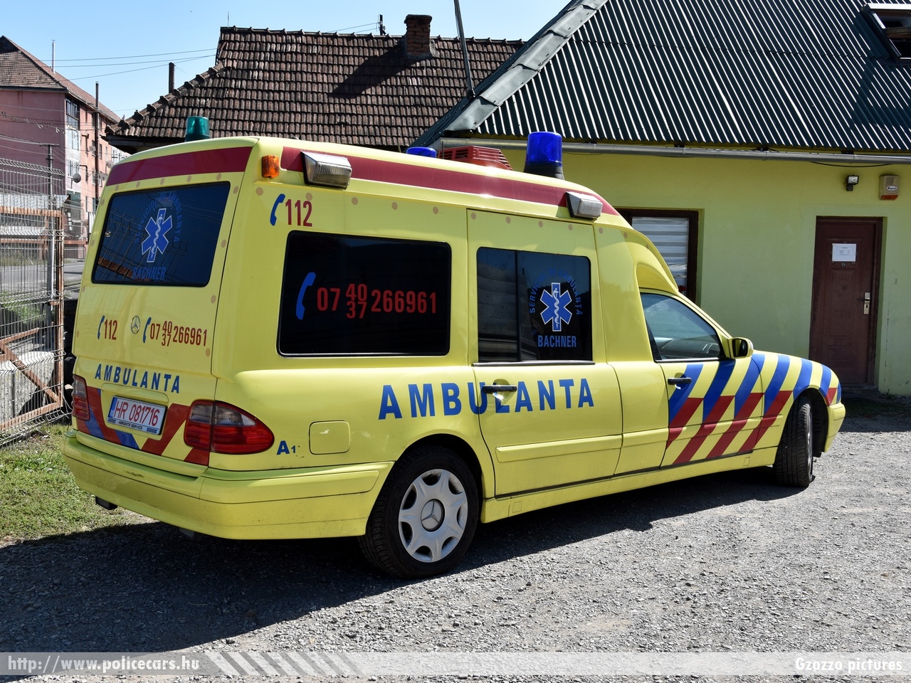 Mercedes Benz E270CDI, fotó: Gzozzo pictures
Keywords: román Románia mentő mentőautó romanian Romania ambulance
