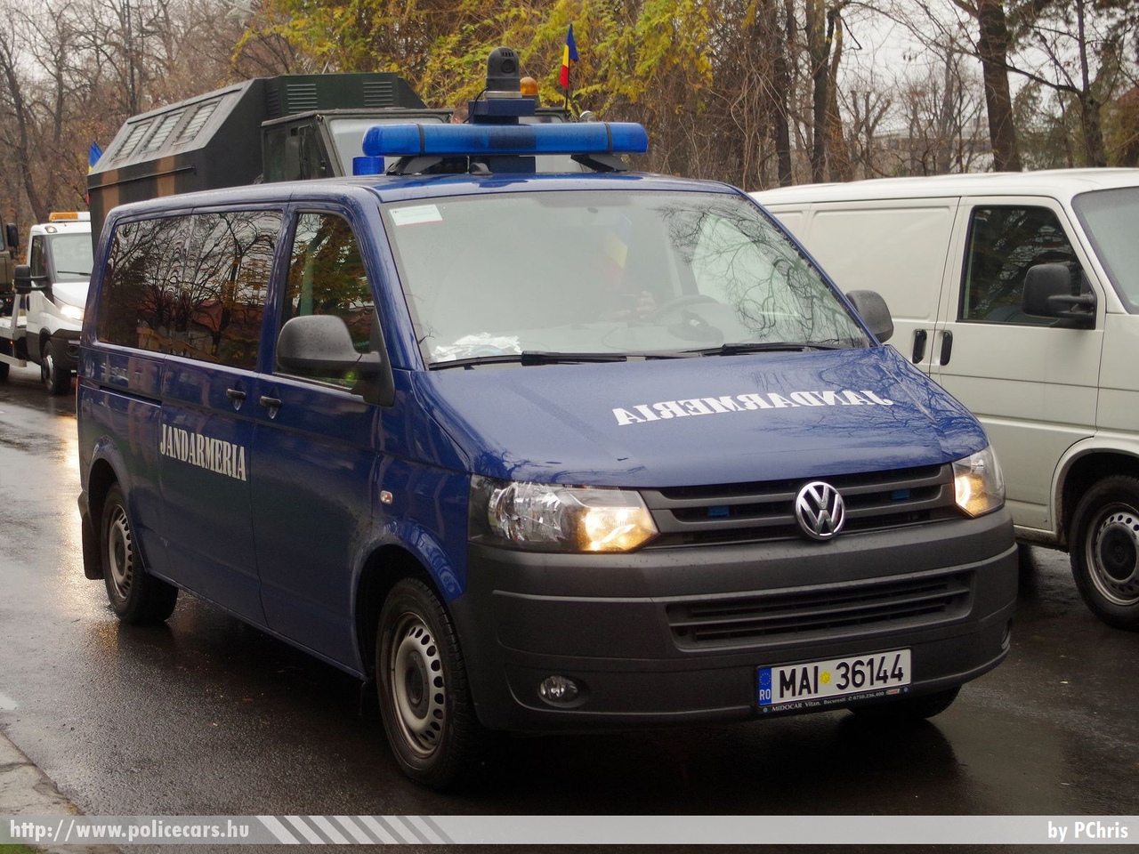 Volkswagen Transporter T5 facelift, fotó: PChris
Keywords: jandarmeria rendőr rendőrautó rendőrség román Románia csendőrség 