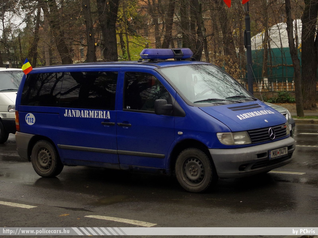 Mercedes Vito 110CDI, fotó: PChris
Keywords: jandarmeria rendőr rendőrautó rendőrség román Románia csendőrség 