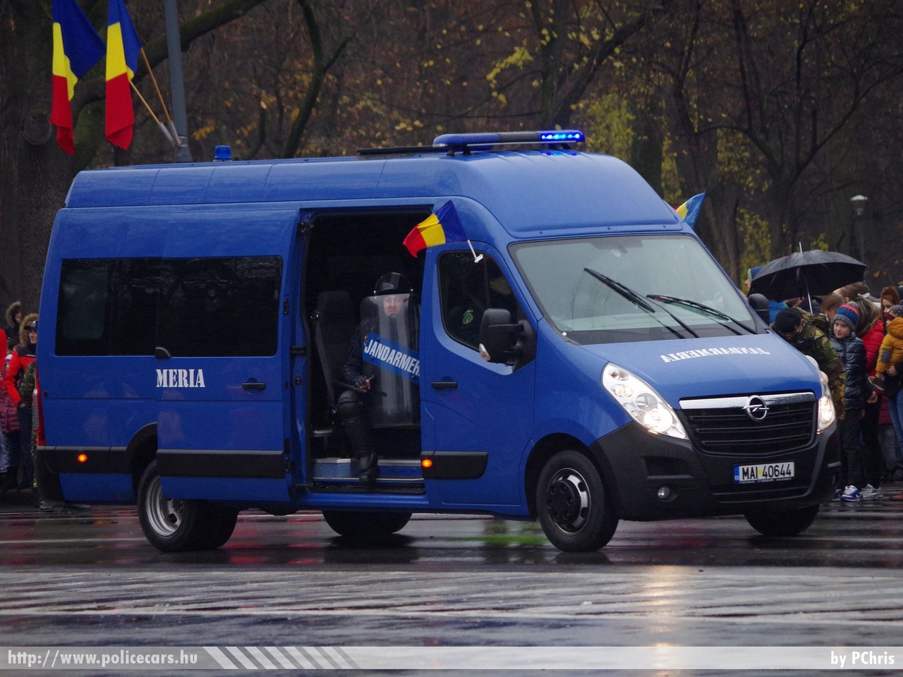 Opel Movano, fotó: PChris
Keywords: jandarmeria rendőr rendőrautó rendőrség román Románia csendőrség 