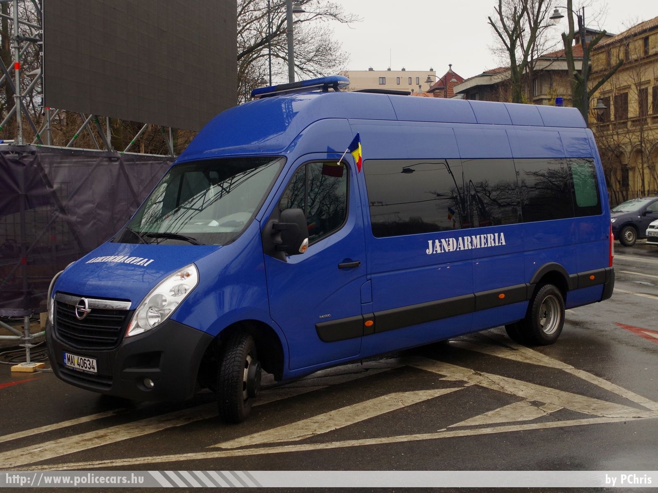 Opel Movano, fotó: PChris
Keywords: jandarmeria rendőr rendőrautó rendőrség román Románia csendőrség 