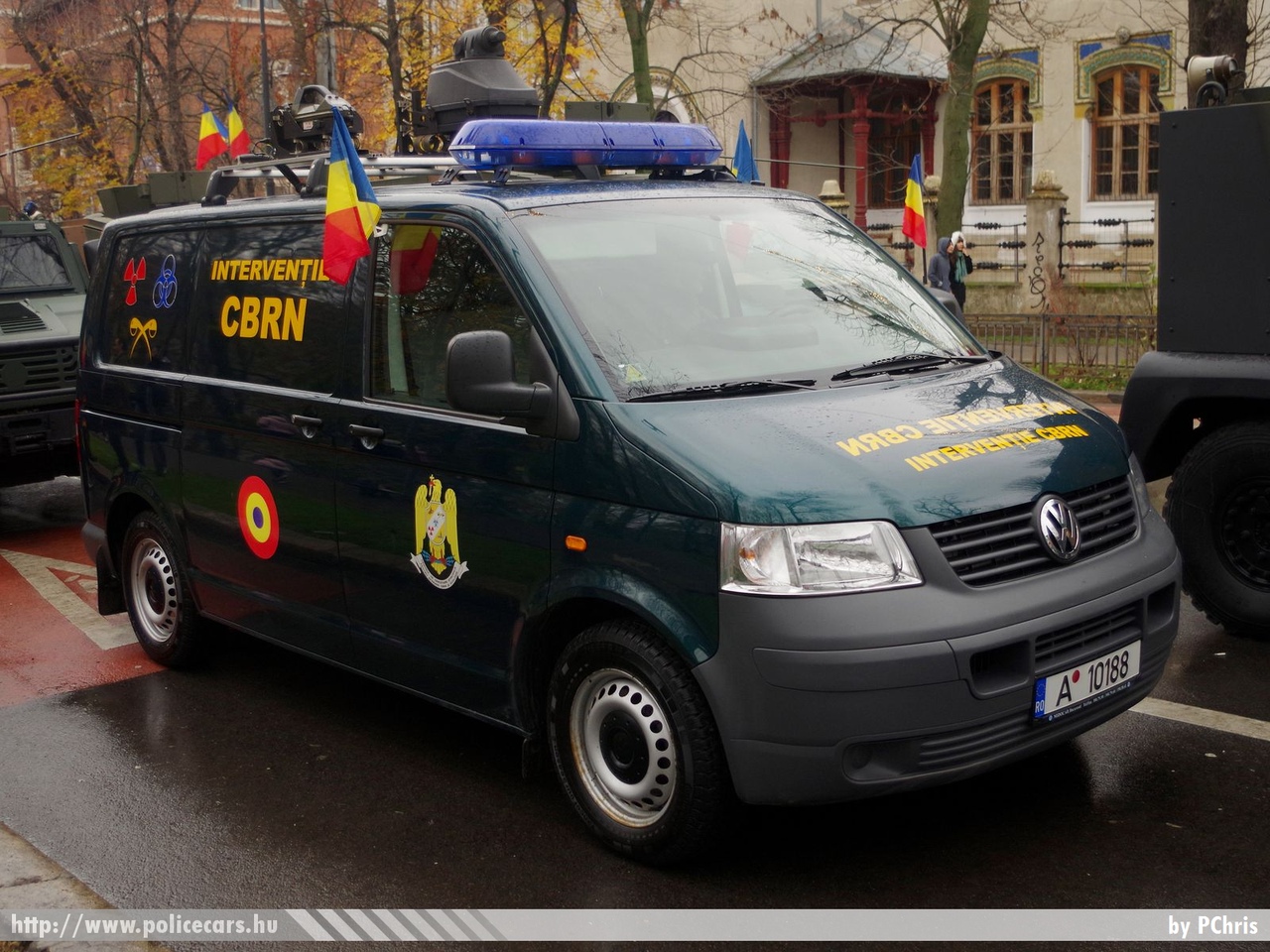 Volkswagen Transporter T5, fotó: PChris
Keywords: katonai román Románia rendőr rendőrautó rendőrség Romania military police policecar