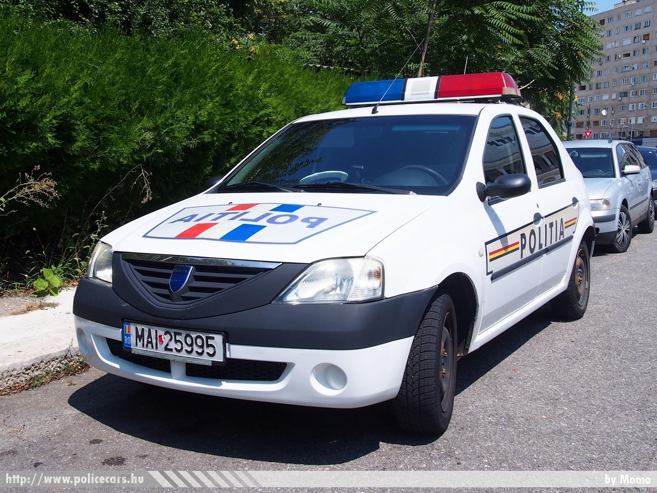 Dacia Logan, fotó: Momo
Keywords: román Románia rendőr rendőrautó rendőrség police policecar Romanian
