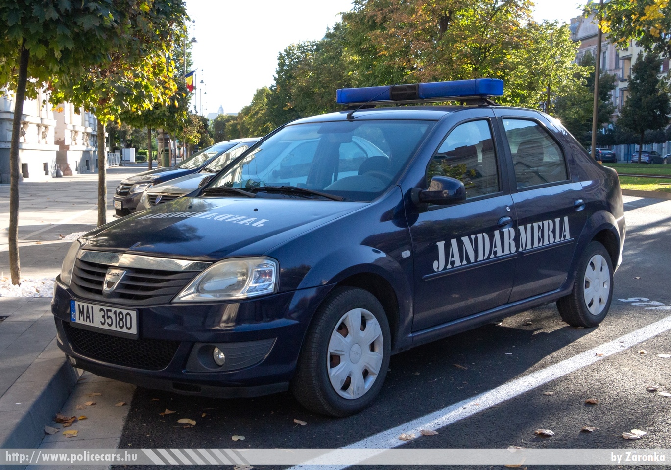 Dacia Logan, fotó: Zaronka
Keywords: jandarmeria rendőr rendőrautó rendőrség román Románia csendőrség romanian police policecar