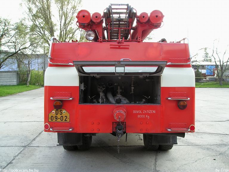 Zil 130, fotó: Ürge
Keywords: Szlovákia szlovák tûzoltó tûzoltóautó tûzoltóság fire firetruck Slovakia slovakian