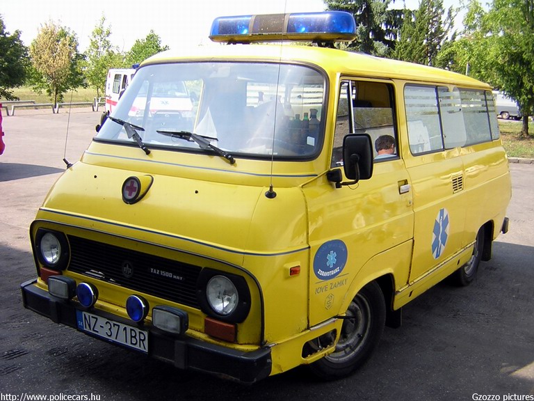 Skoda TAZ 1203, fotó: Gzozzo pictures
Keywords: Szlovákia szlovák mentő mentőautó ambulance Slovakia slovakian