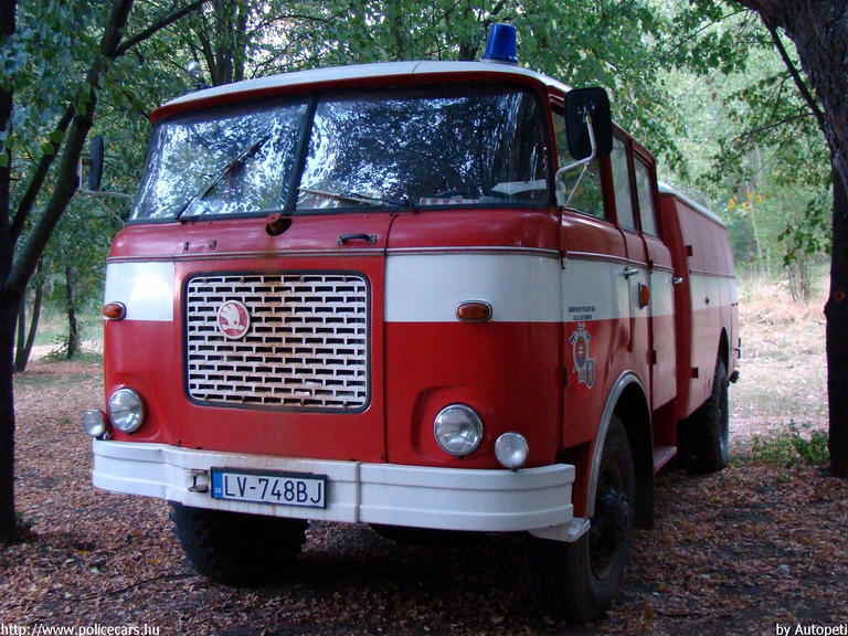 Skoda-Liaz RT, fotó: Autopeti
Keywords: Szlovákia szlovák tûzoltó tûzoltóautó tûzoltóság fire firetruck Slovakia slovakian